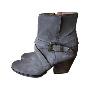 Zodiac Sammi suede ankle boot NWT
